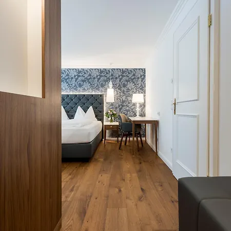 Hotel Zweimueller 4*